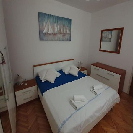 Apartment Miro Kastela Bagian luar foto