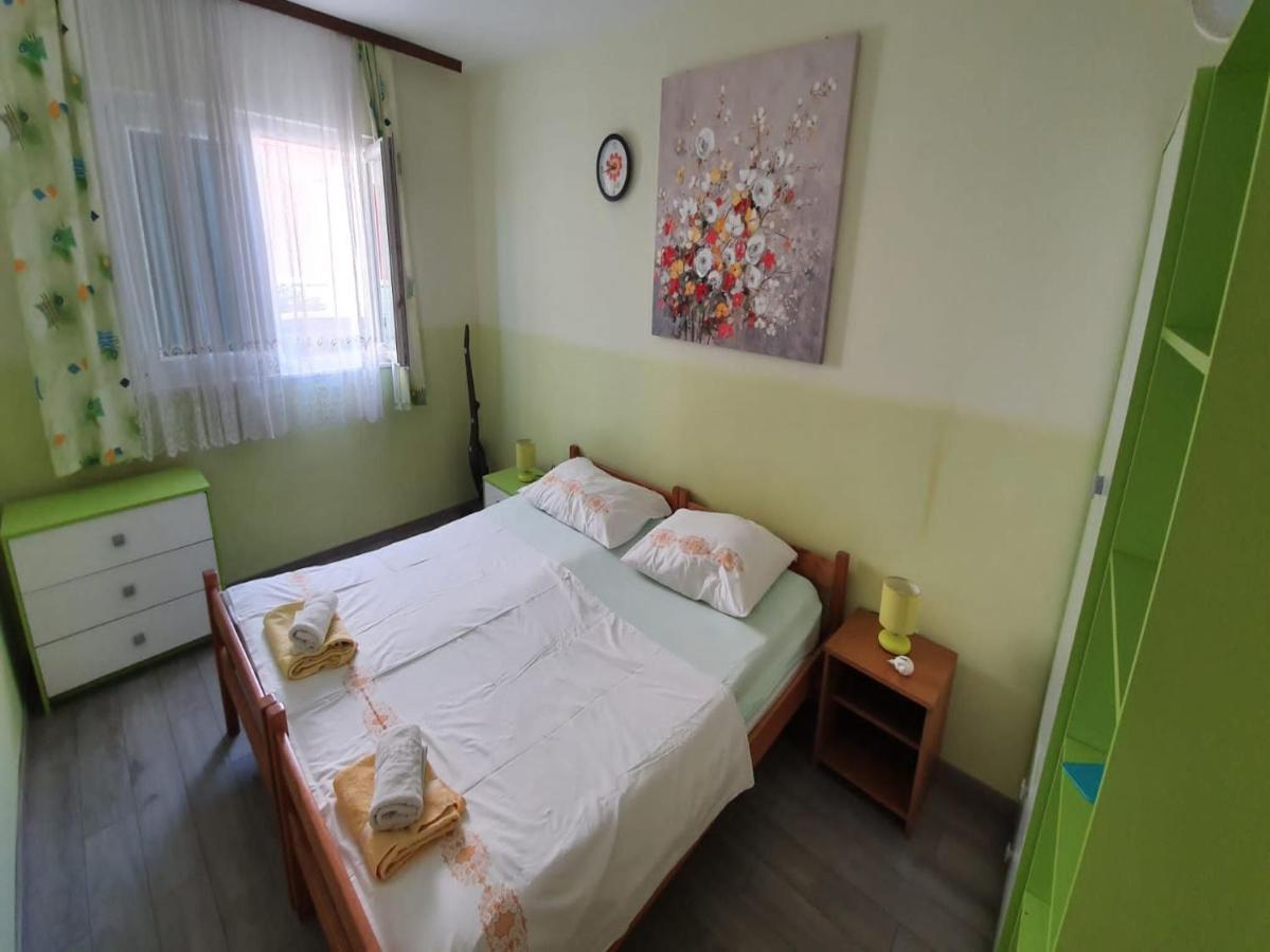 Apartment Miro Kastela Bagian luar foto