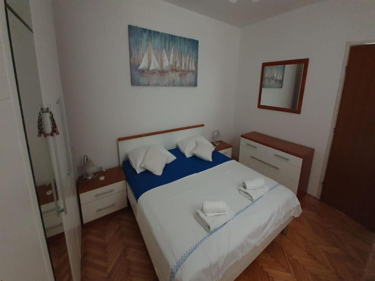 Apartment Miro Kastela Bagian luar foto